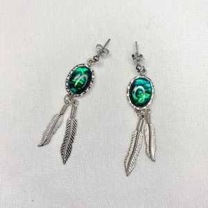Wheeler manufacturing sterling silver green abalone shell with dangling feathers